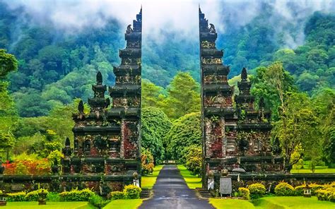 Top 10 Cities in Indonesia .